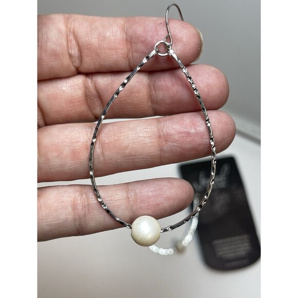 Jewel Of The Sea Freshwater Pearl Hammered Silver Teardrop Hoop Earrings New - Picture 3 of 4